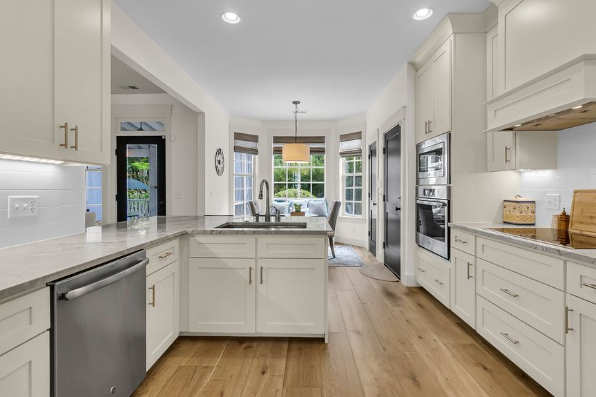 CREM - 1517 Faith St-32