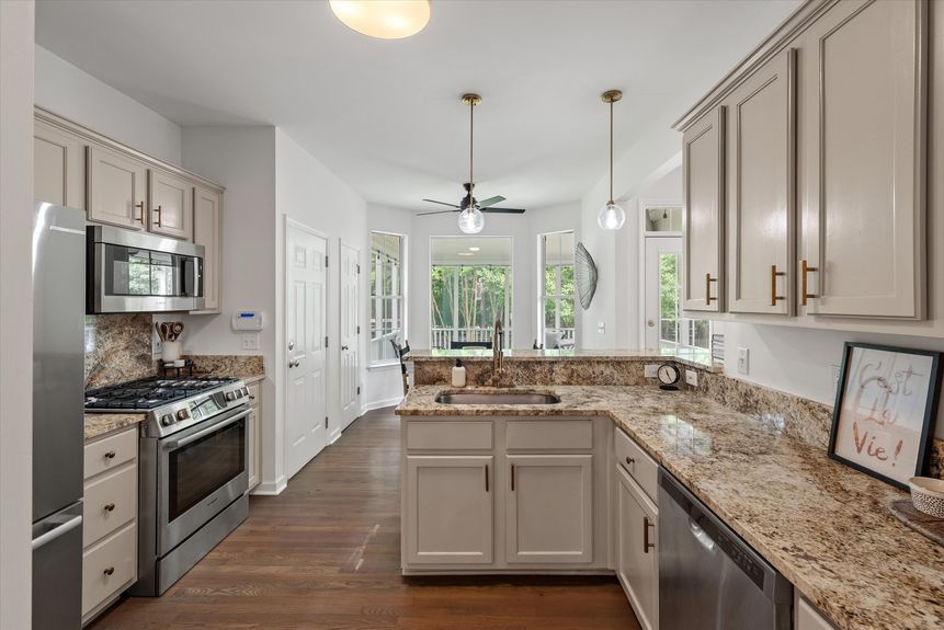 10-3521 E Higgins_i_Lowcountry_Exposure-34
