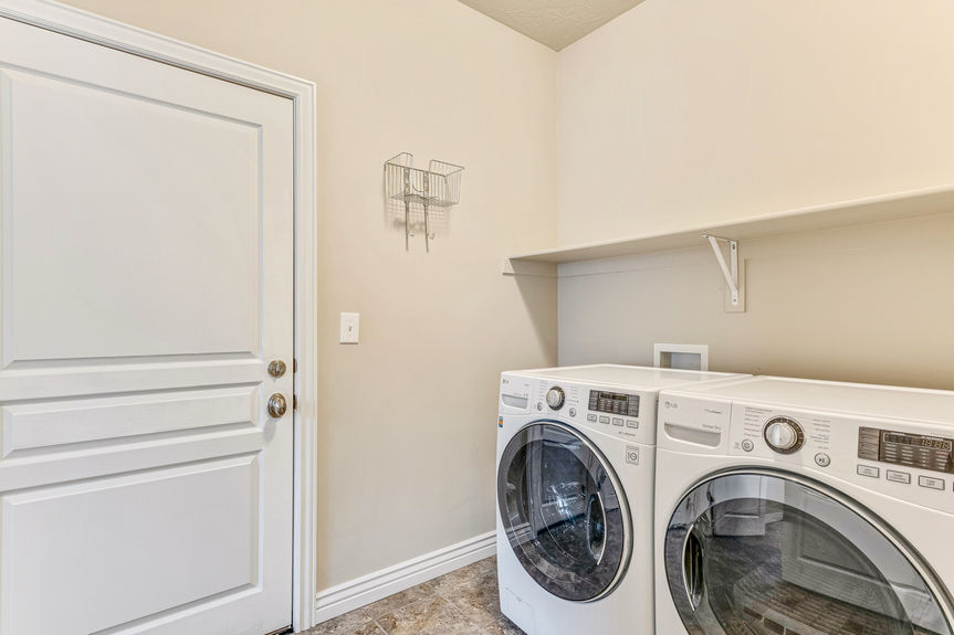 24-11222 Oakmond Rd -20-2
