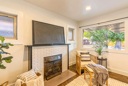 26-139 Edith Ave-15-3