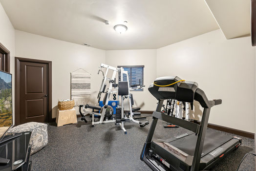 3180 Stoney Creek Cir, Heber City_HDR013-SharpenAI-Motion-2