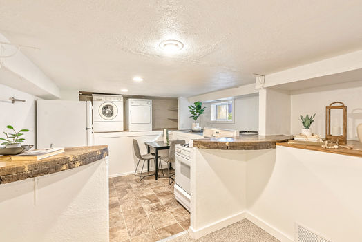 50-139 Edith Ave-39-3