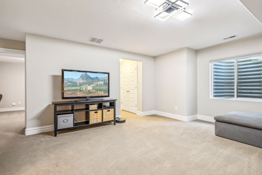 10239 Silver Mine Rd, South Jordan_HDR012-2