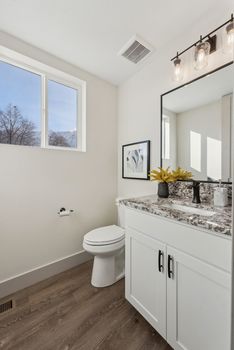 22_341 E 100 S St, Santaquin_HDR012