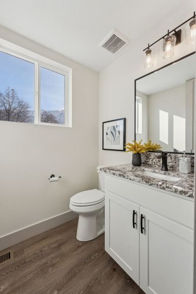 22_341 E 100 S St, Santaquin_HDR012
