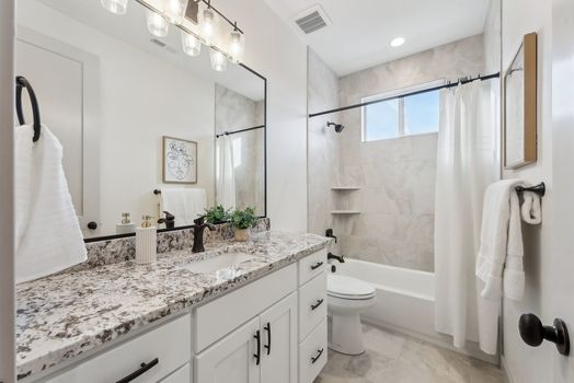 32_341 E 100 S St, Santaquin_HDR022