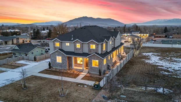 55_341 E 100 S St, Santaquin_Twilight003