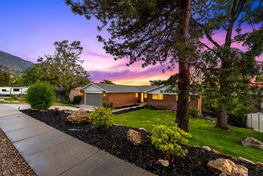 8816 Alpen Way, Cottonwood Heights_Twilight010-3