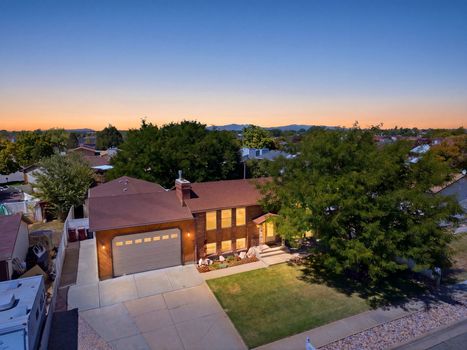 1_DJI_20260825115839_0127_D_twilight_86053ad4_d5bc23ed
