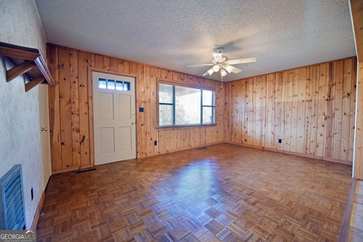 HD_1709830400532_1316BugscuffleRd_03072421