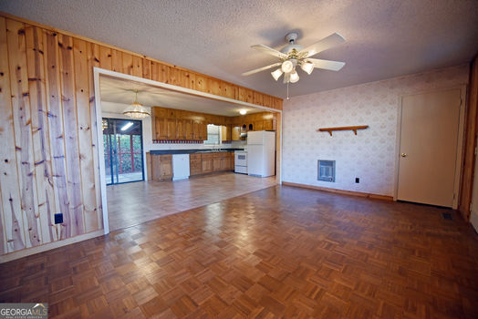 HD_1709830404411_1316BugscuffleRd_03072423