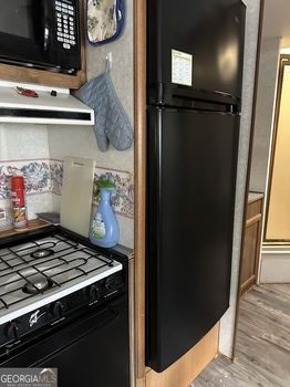 HD_1758330786571_interior