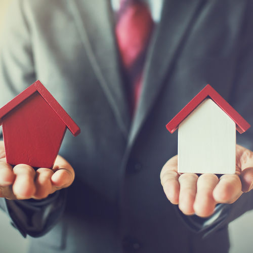 The Pros and Cons of Direct Sales vs. Listing Your House on the Market