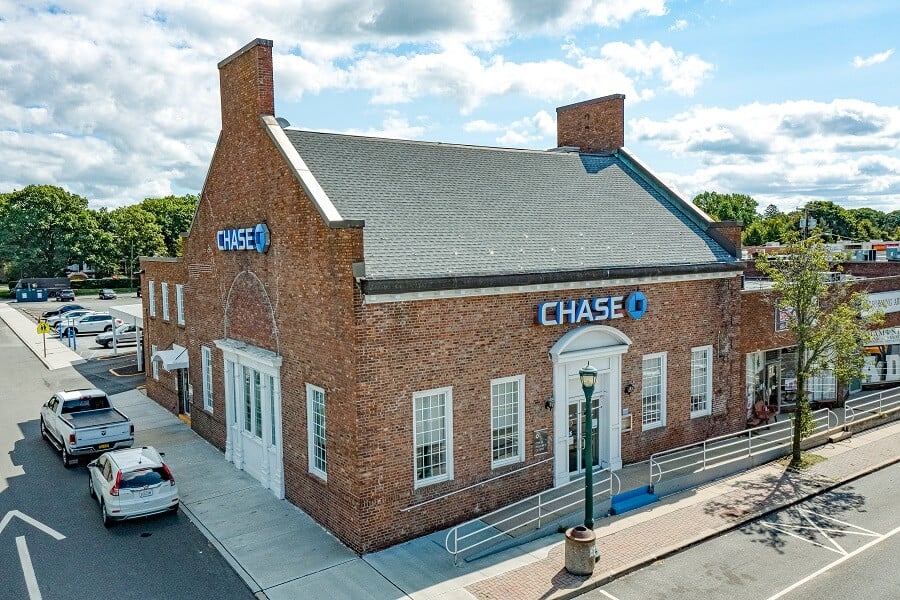 Chase Bank - East Northport, NY, sold for $7,500,000