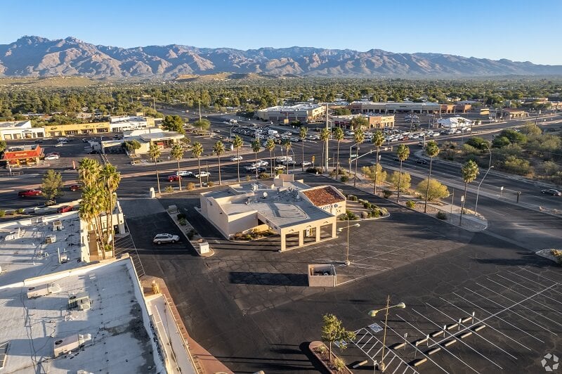 Chase Bank - Tucson, AZ, sold for $2,545,000