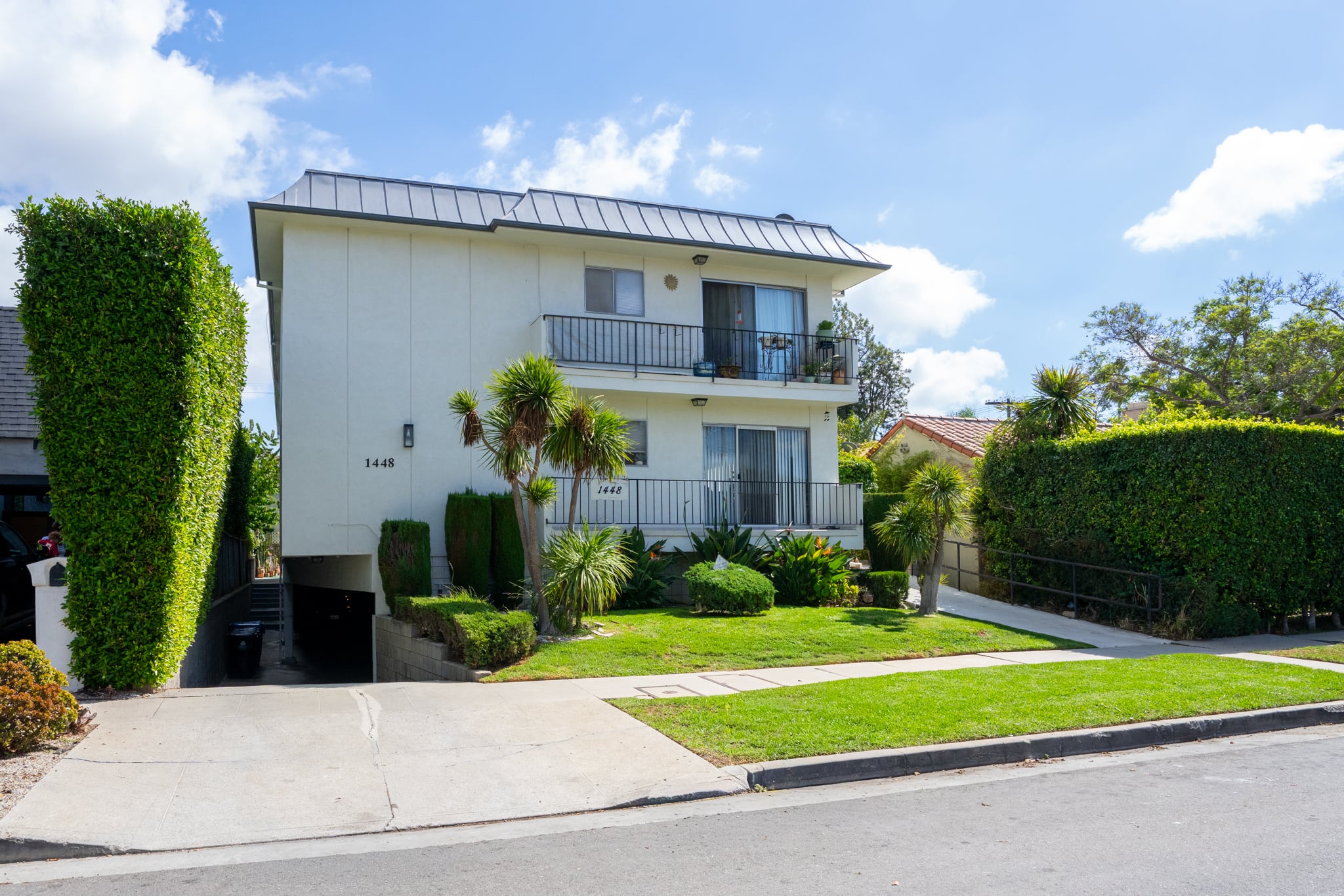 1448 Stearns Drive Los Angeles multifamily building facade Pico-Robertson