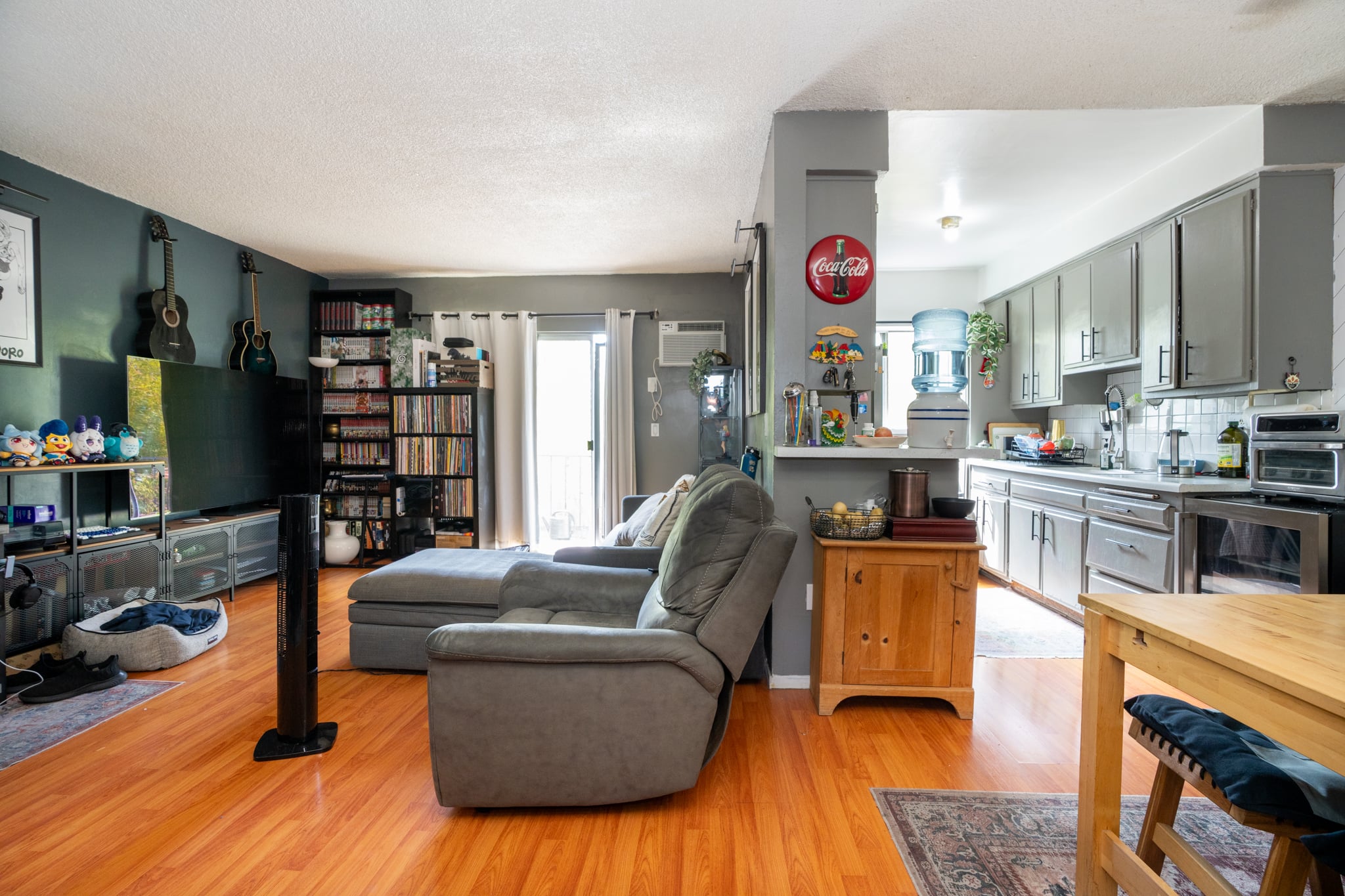 1448 Stearns Drive Los Angeles kitchen interior