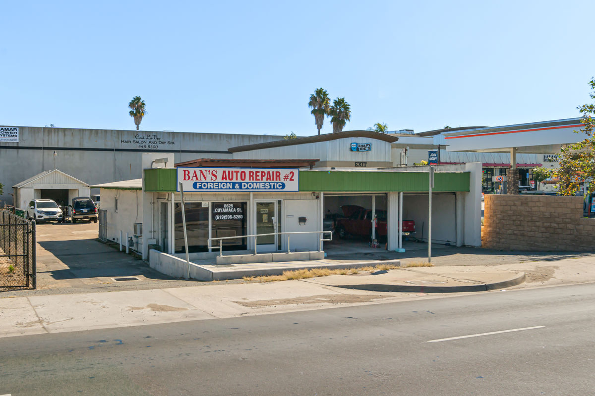 8625 Cuyamaca Street, an auto body shop in Santee, California, sold with its business for $1,100,000