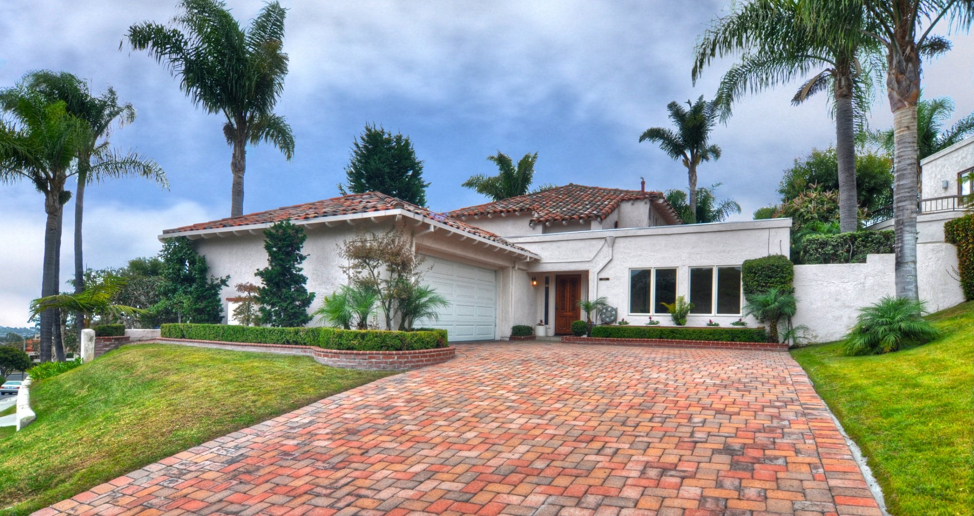 Front elevation after pre-market preparation and landscaping at 513 Avenida Buenos Aires, San Clemente CA
