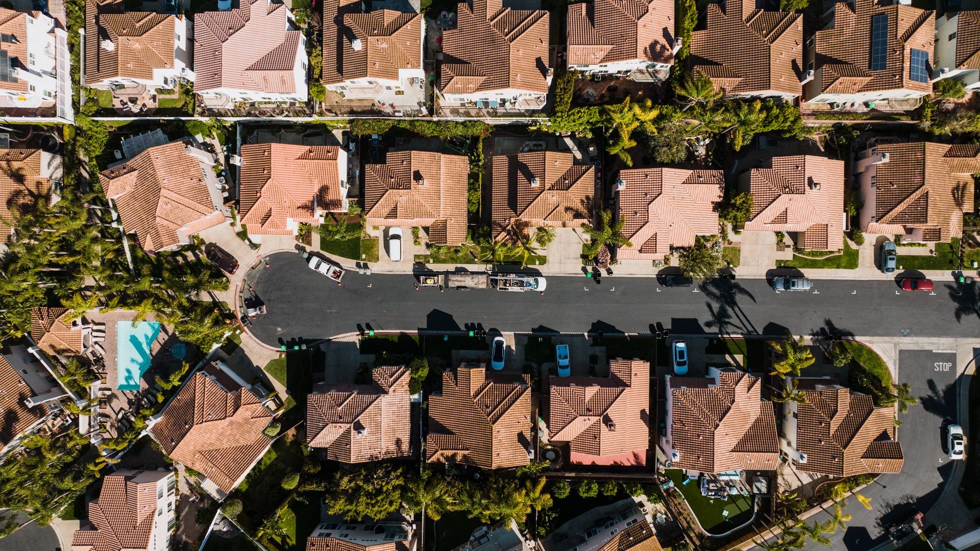 Drone view of a Southern California neighborhood of neatly arranged houses