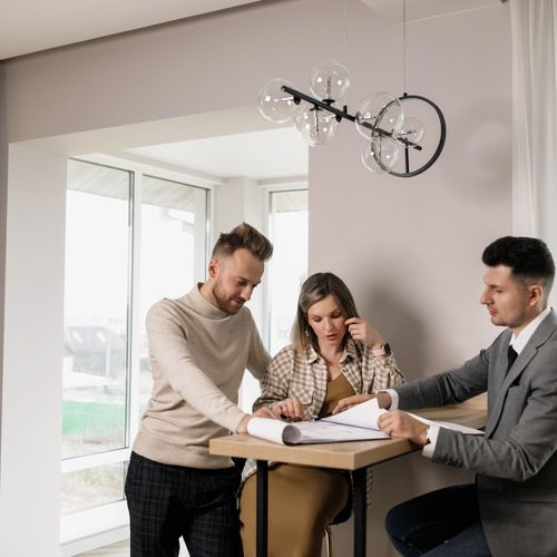 How to Choose a Realtor to Sell Your Home: The First Offer Test