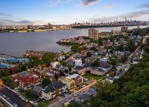 Edgewater, New Jersey Real Estate