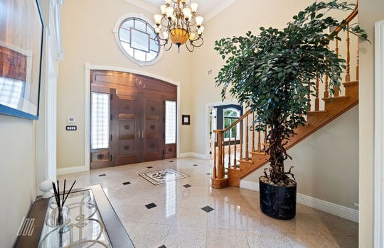 09 - Entry Foyer