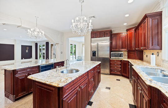 13 - Kitchen