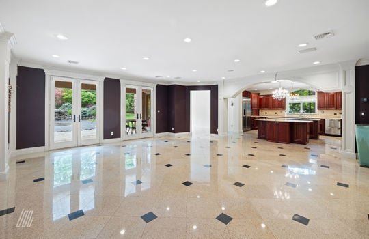 15 - Family Room