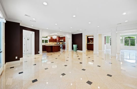 16 - Family Room