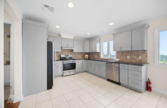 2 Kathleen Ct - 04
