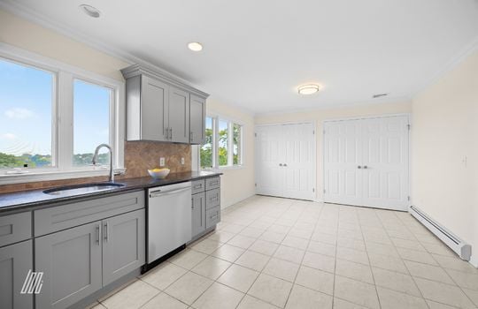 2 Kathleen Ct - 06