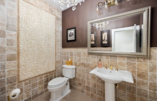 32 - 1st Fl Bathroom