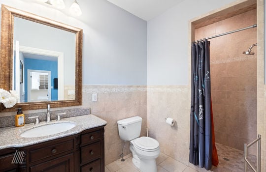 35 - 1st Floor Bathroom