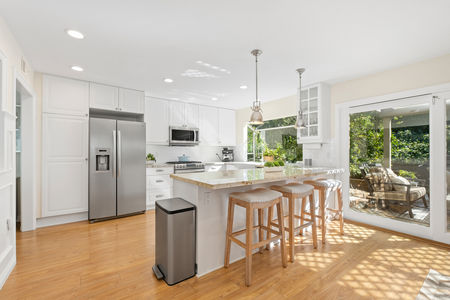 12_11220666_163978_163978-EI-112