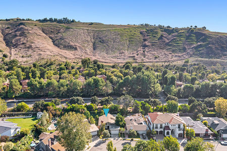 36_11220687_163978_163978-EI-136 A