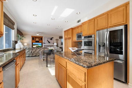 21_11676266_176961_176961-EI-121