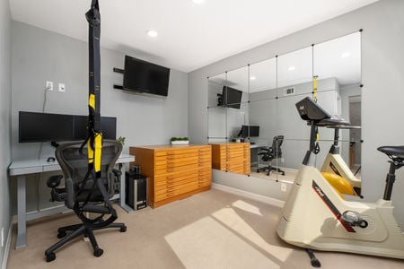 V232_11676306_176961_176961-EI-132