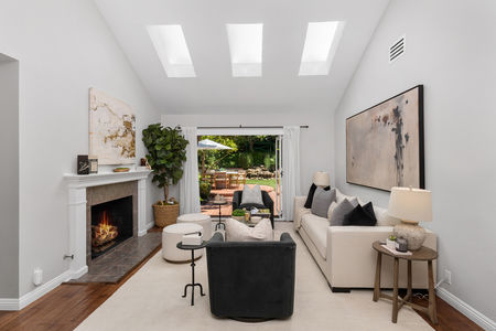 13_11894342_183129_183129-EI-113