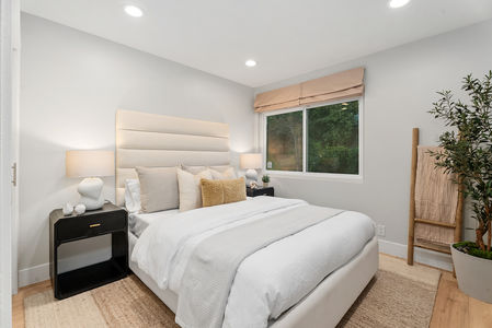 25_11981142_185806_185806-EI-125