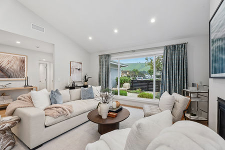 8_11981125_185806_185806-EI-108