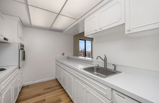 12-web-or-mls-2211-sw-1st-ave-202