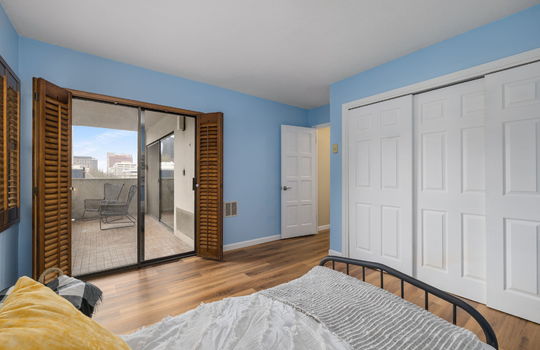 27-web-or-mls-2211-sw-1st-ave-202
