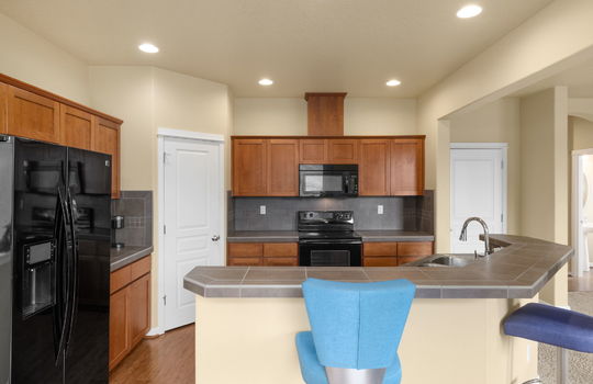 16-web-or-mls-15623-sw-raphael-ln