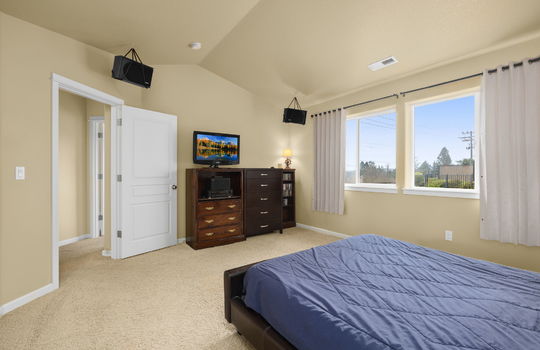 25-web-or-mls-15623-sw-raphael-ln