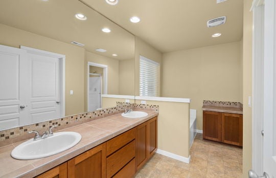 27-web-or-mls-15623-sw-raphael-ln