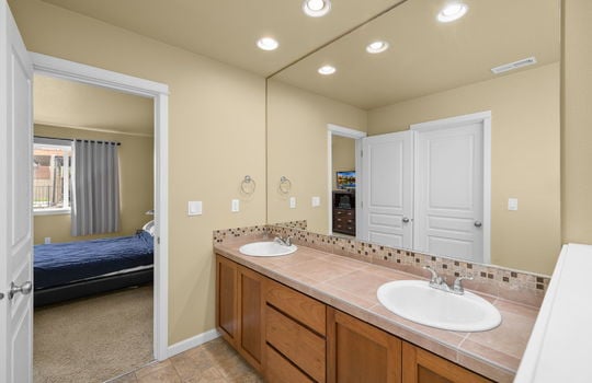 28-web-or-mls-15623-sw-raphael-ln