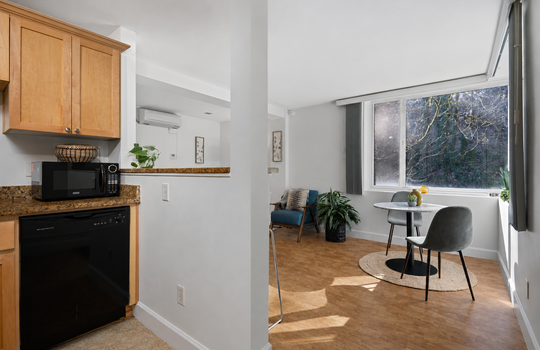 Kitchen dining cardinell