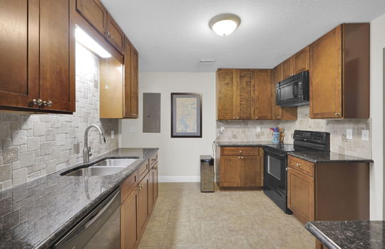 11-web-or-mls-239 Glynlea Rd_011
