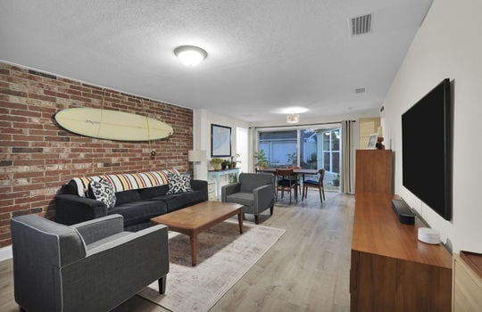 5-web-or-mls-239 Glynlea Rd_005